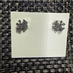 New stud T STYLE EARRINGS